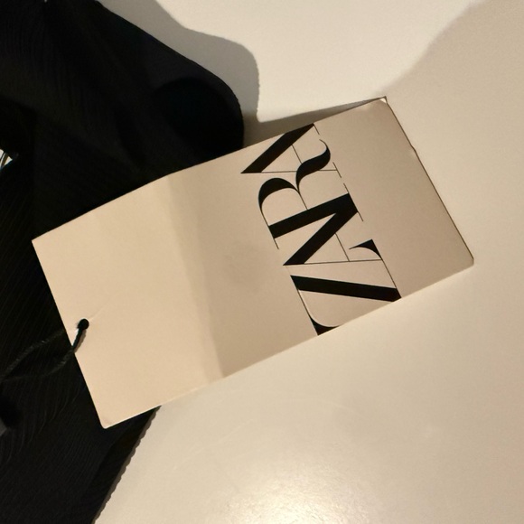 Zara Black Cross-Back Top - Picture 2 of 3